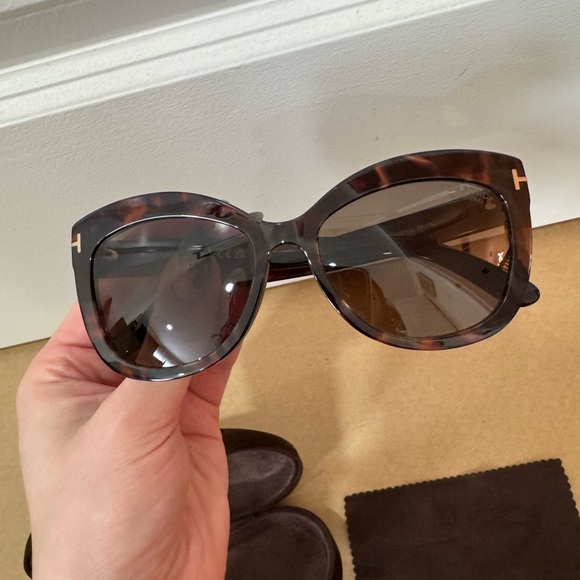 Tom Ford Alistair Polarized Brown Cat Eye Ladies Sunglasses main image 4